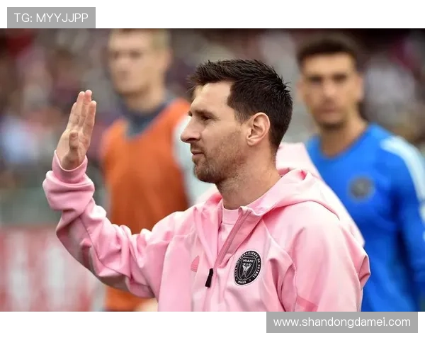 足球信仰与传奇球星的共鸣探索全球最具影响力的足球偶像与他们的信仰背后故事 足球信仰与传奇球星的共鸣探索全球最具影响力的足球偶像与他们的信仰背后故事