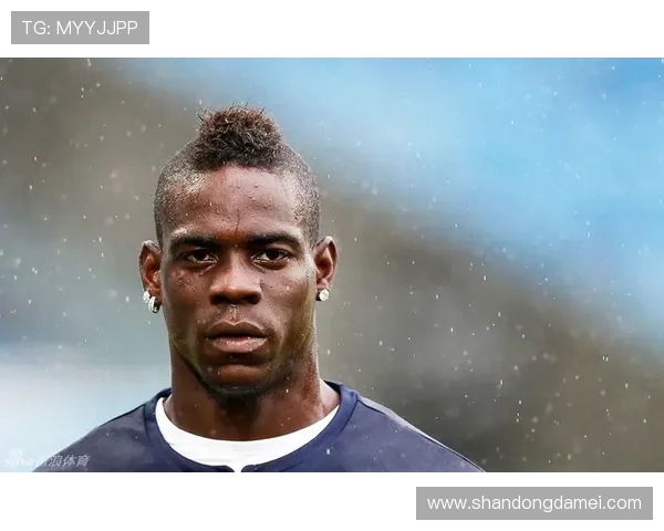 足球球星个性发型剪裁高清图集展示风采与时尚魅力 足球球星个性发型剪裁高清图集展示风采与时尚魅力