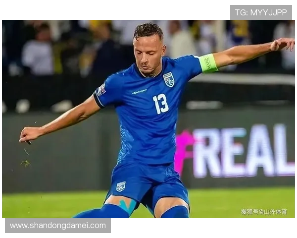 足球球星训练服搭配指南 如何穿出街头潮流与运动风范